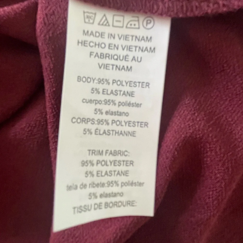 Michael by Michael Kors burgundy with sequin short sleeves top sz M - Picture 5 of 7